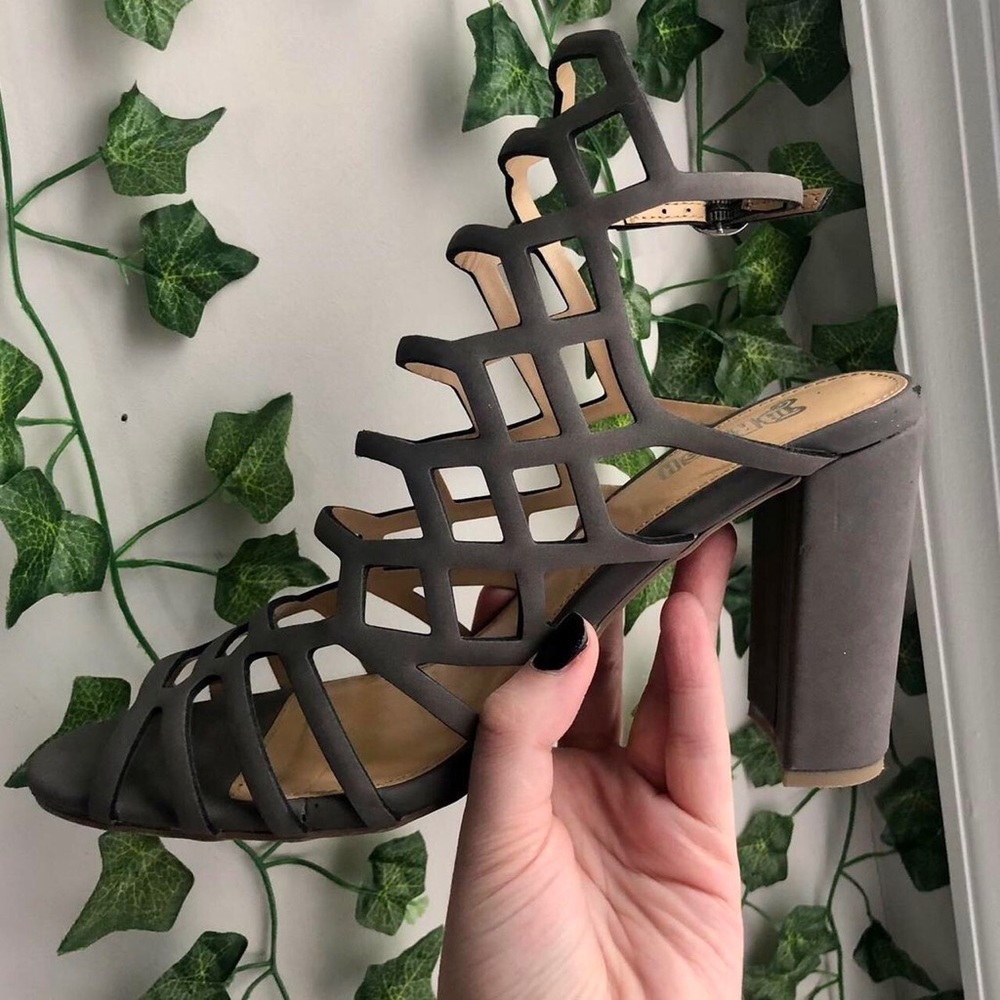 STRAPPY GRAY HEELS